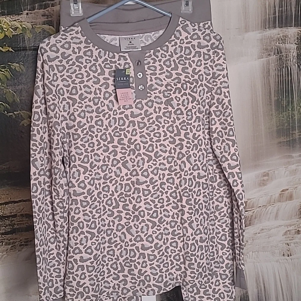 New with tags! Serra Womens Medium thermal leopard print matching pajama set